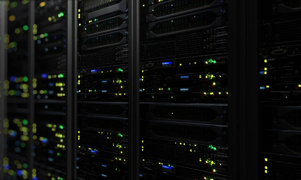 The Pros and Cons of 2-Post Racks and 4-Post Racks