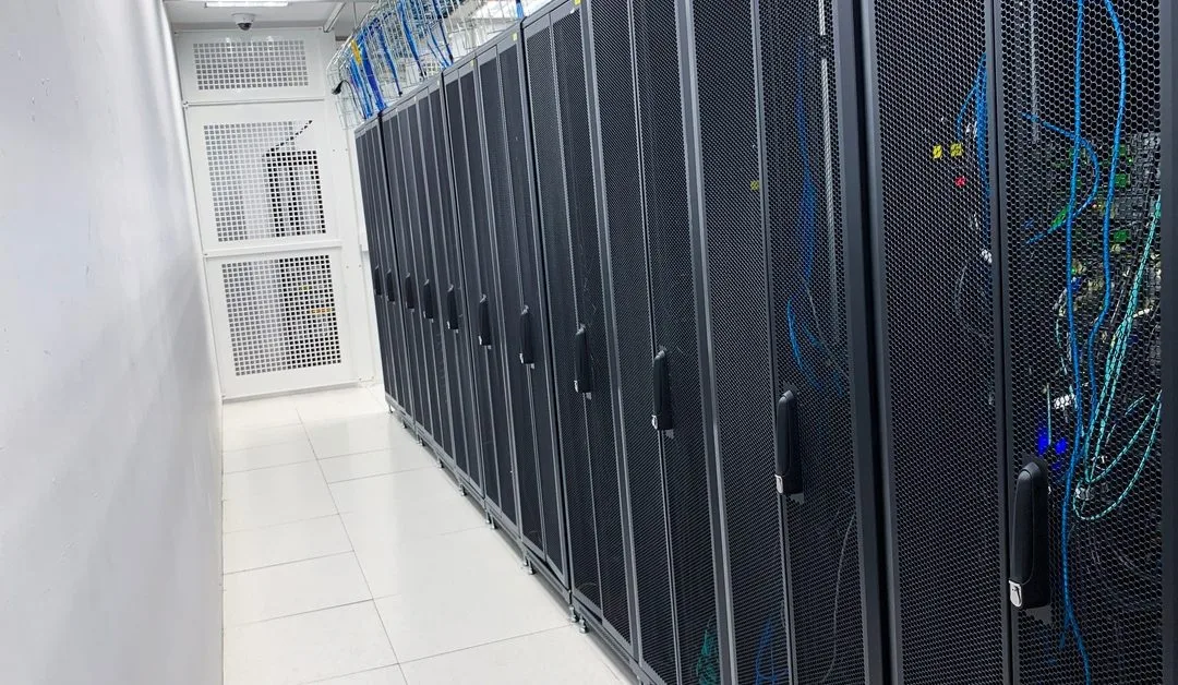 A Look at the Science Behind Hot and Cold Containment Aisles